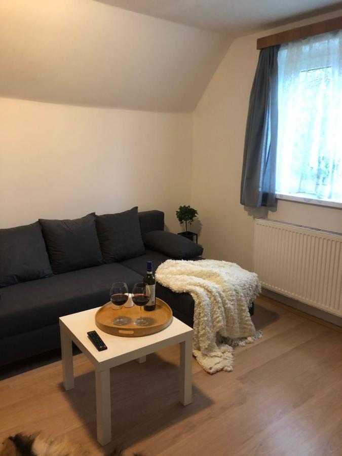 Apartmany Jevany Eksteriør billede