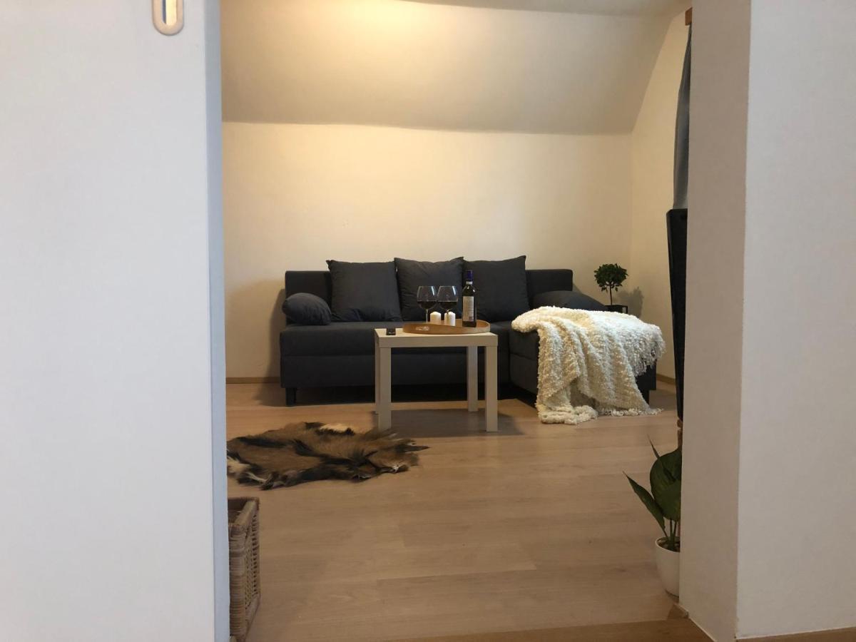 Apartmany Jevany Eksteriør billede