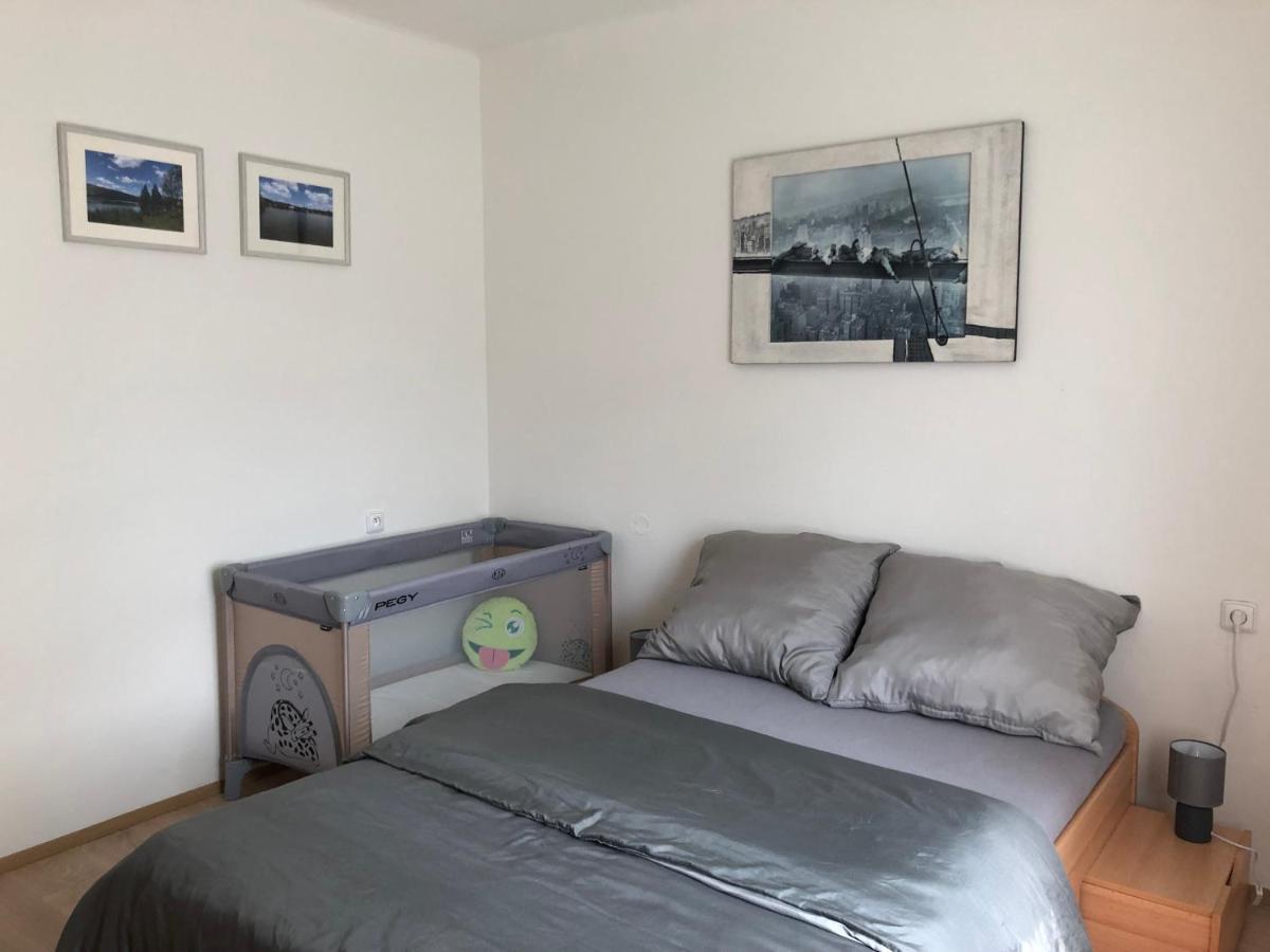Apartmany Jevany Eksteriør billede