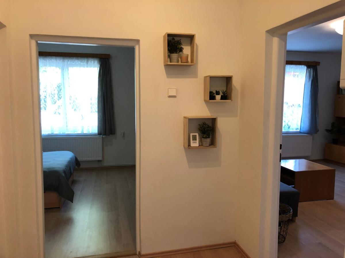 Apartmany Jevany Eksteriør billede