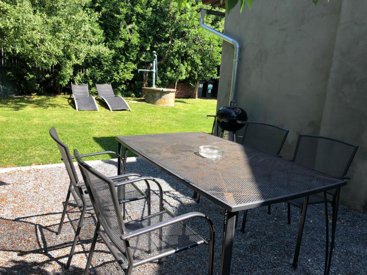 Apartmany Jevany Eksteriør billede